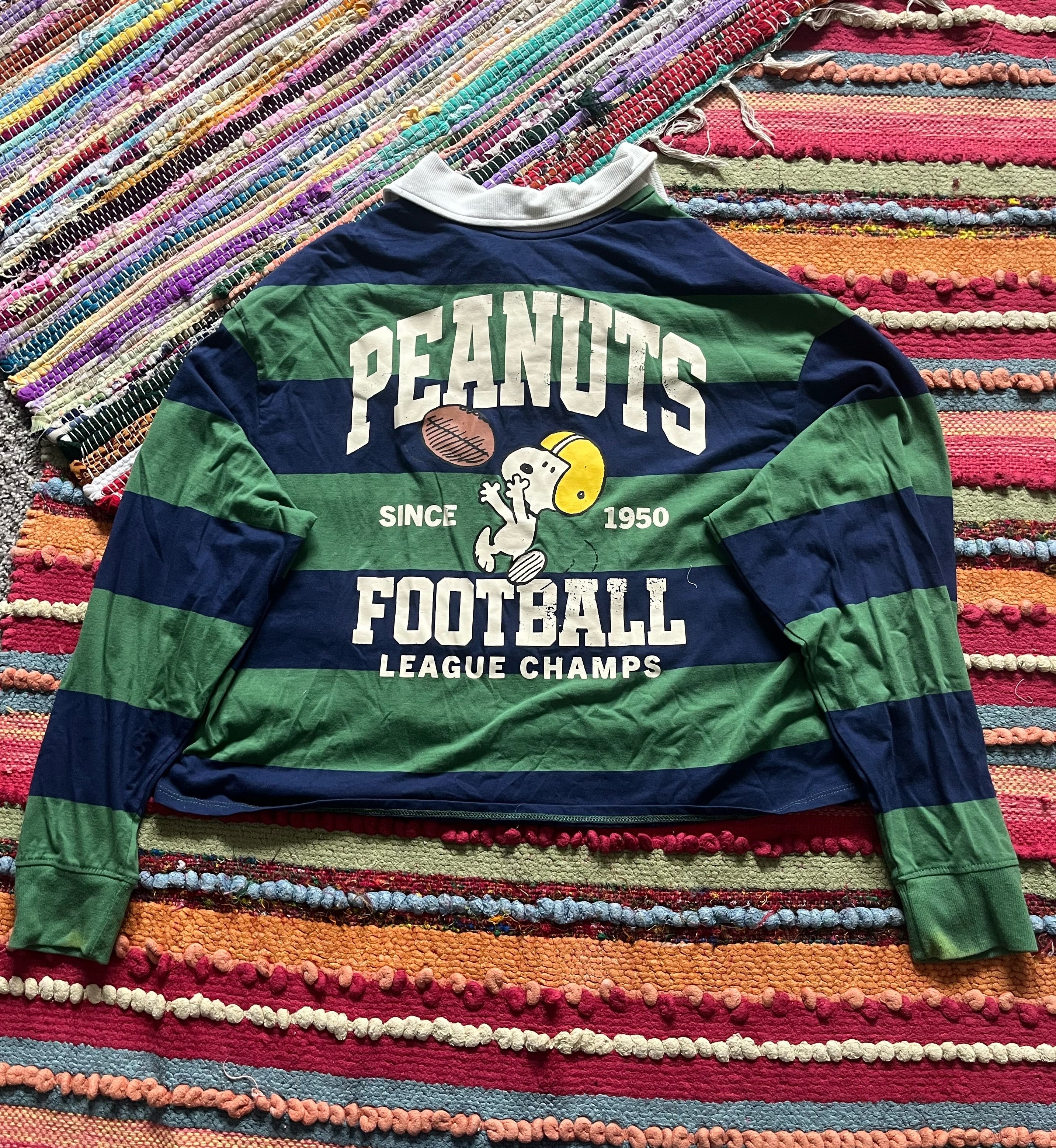 Peanuts collared crop