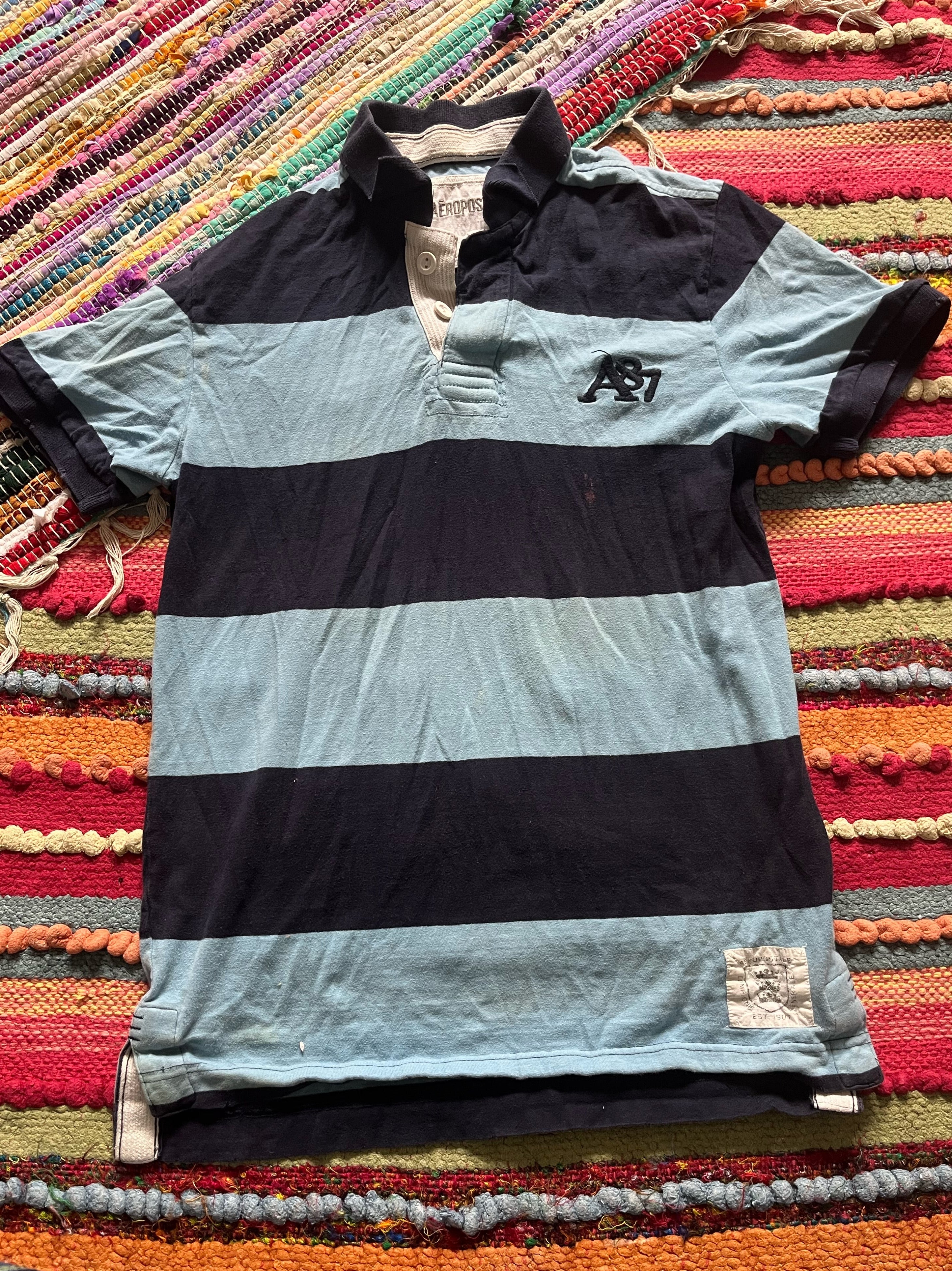 Striped collar shirt