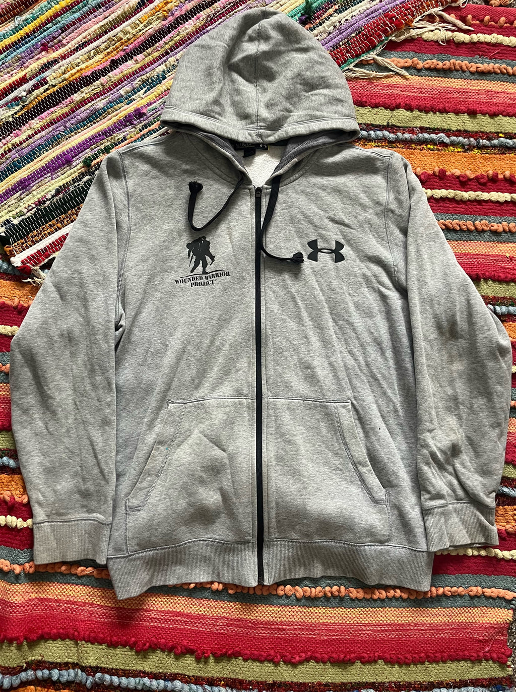 Lightweight zip up