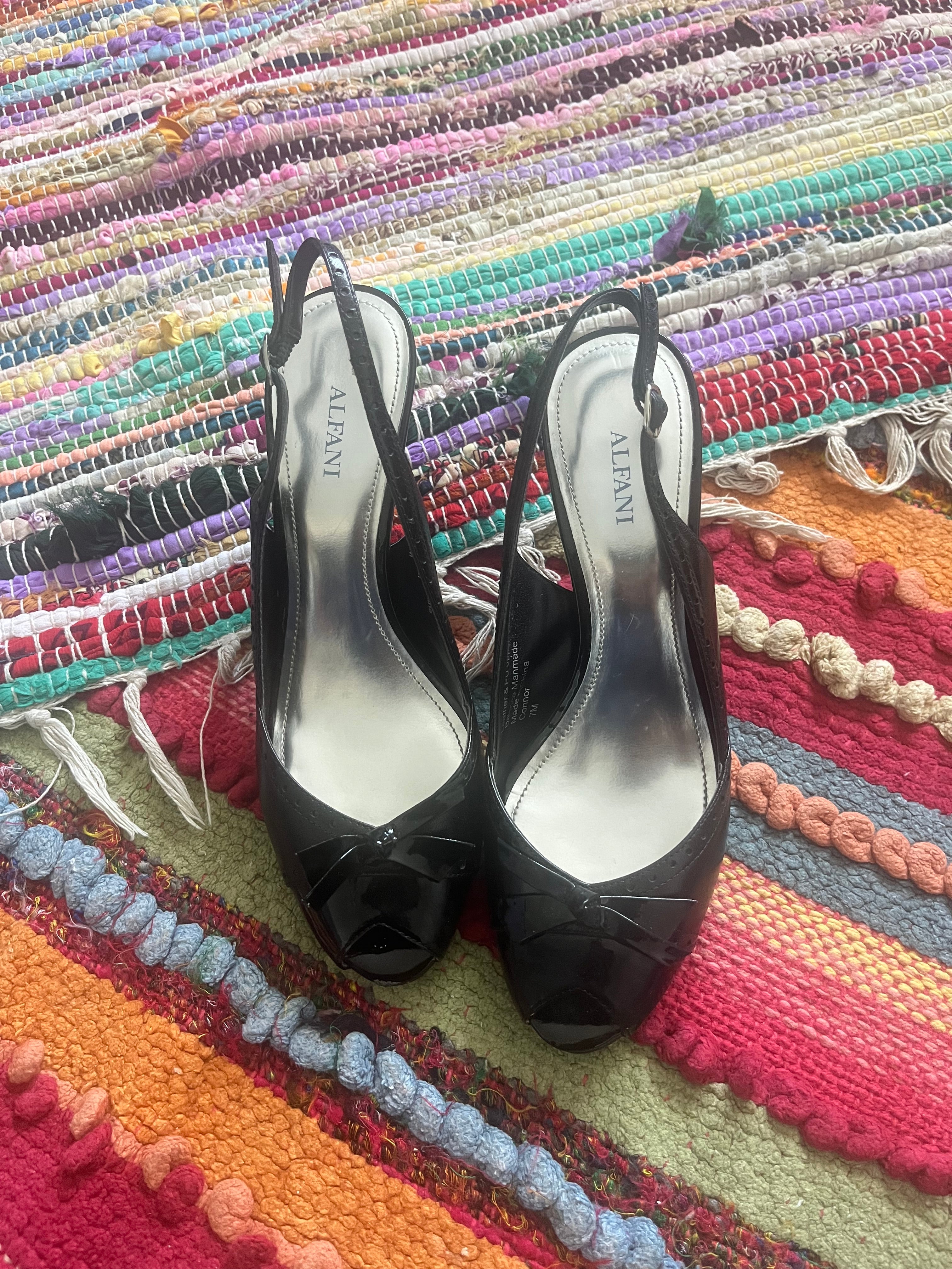 Black kitten heels