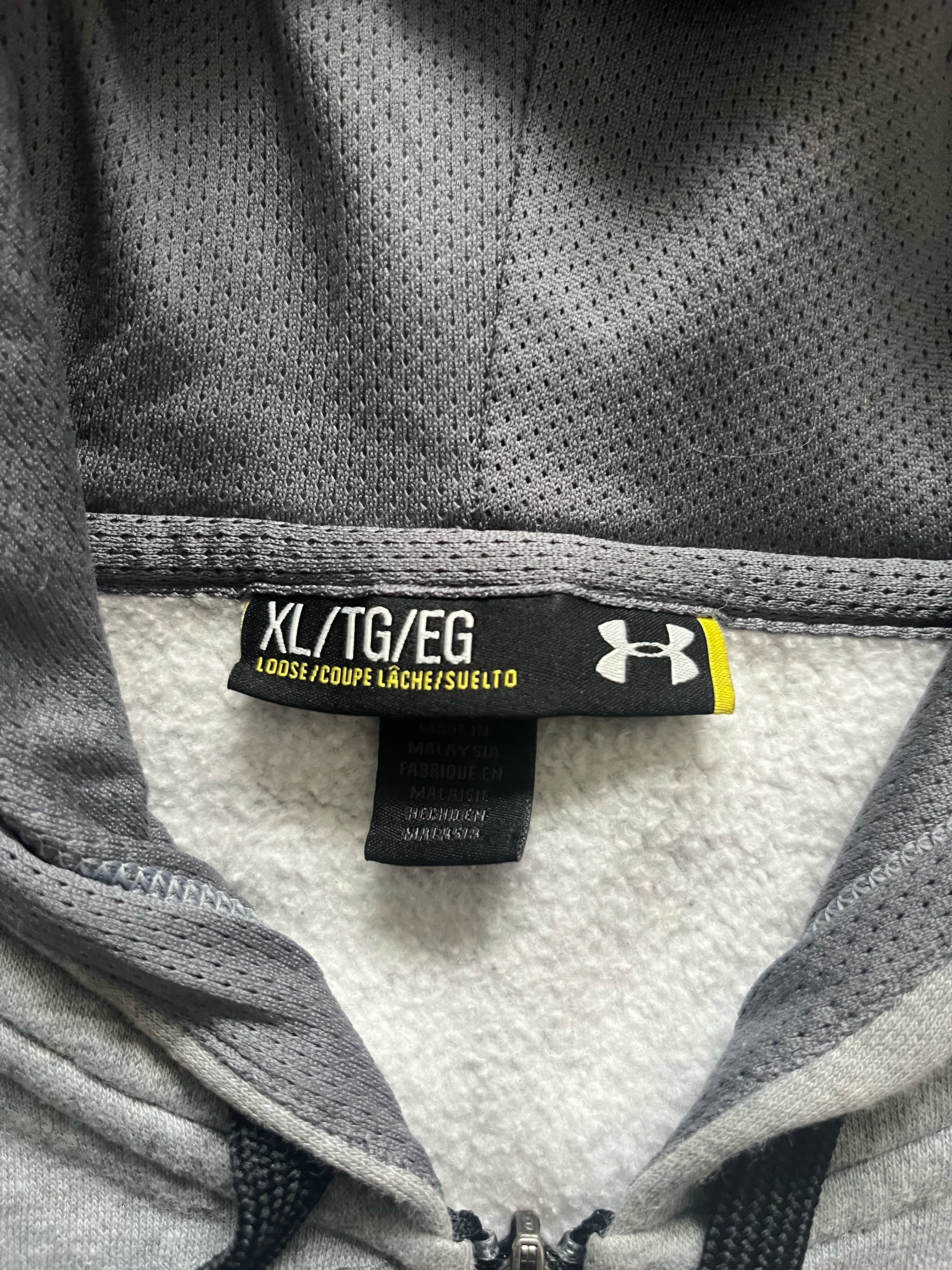 Lightweight zip up