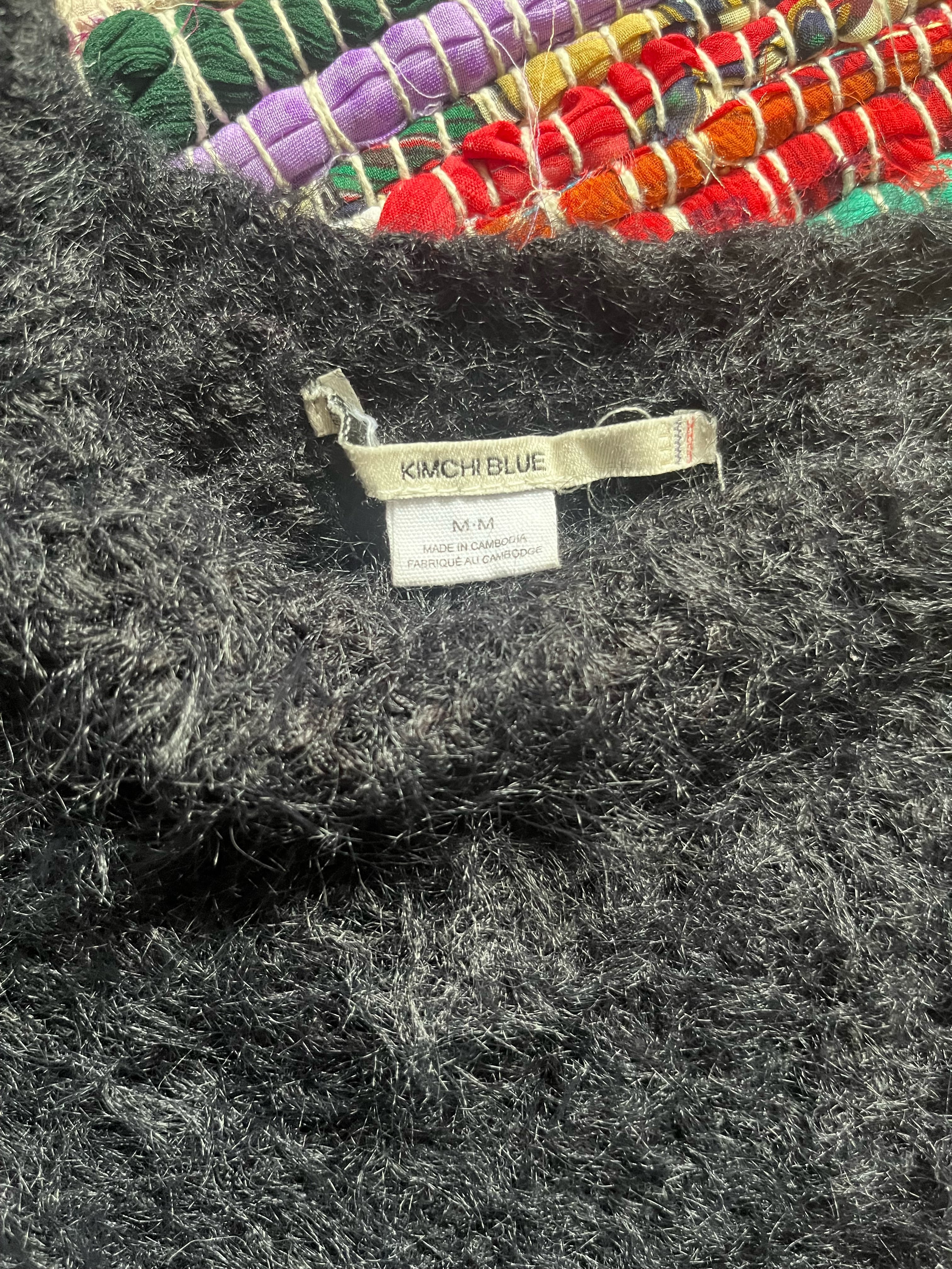 Frayed yarn crop top